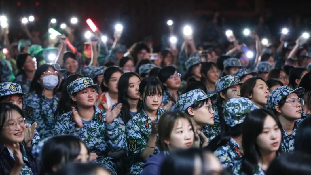 无迷彩 不青春!中国传媒大学2021年学生军训特辑